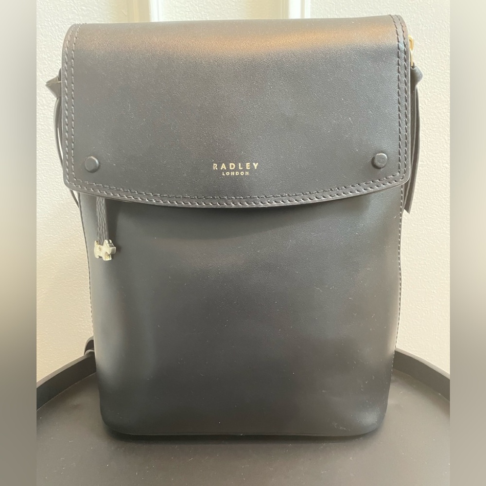 RADLEY LONDON Black Smooth Leather Flap Backpack Crossbody